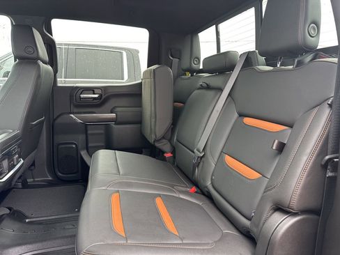 Used 2021 GMC Sierra 1500 AT4 w/ Technology Package AWD/4WD image 12