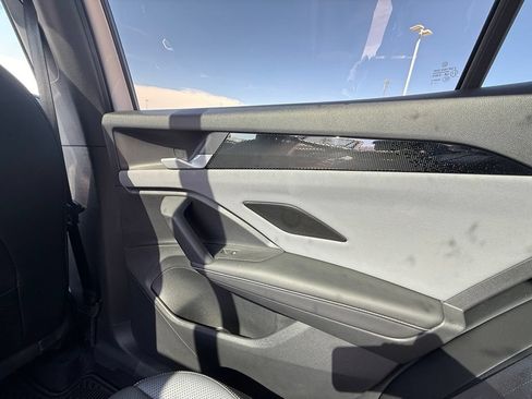 Certified 2025 Volkswagen Tiguan SE R-Line AWD/4WD image 19