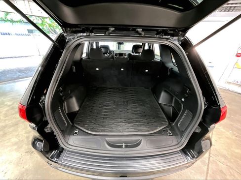 Used 2021 Jeep Grand Cherokee Laredo AWD/4WD image 30