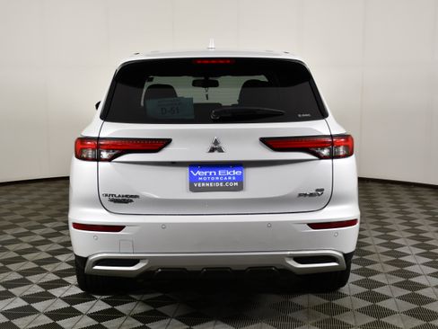 Used 2024 Mitsubishi Outlander SE AWD/4WD image 5