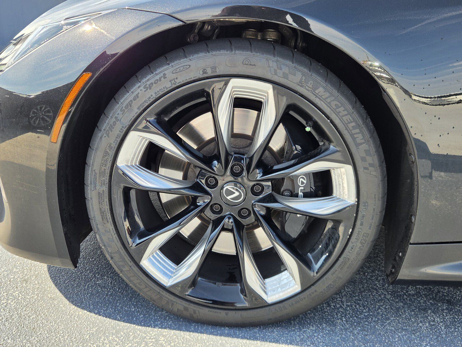 Used 2024 Lexus LC 500 Coupe w/ Dynamic Handling Package RWD image 10