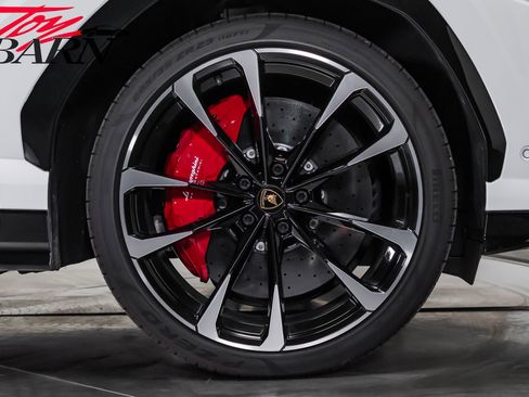 Used 2022 Lamborghini Urus AWD/4WD image 17