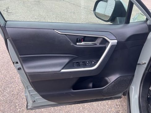 Used 2021 Toyota RAV4 XLE w/ Convenience Package image 23