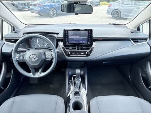 Used 2022 Toyota Corolla LE FWD image 16