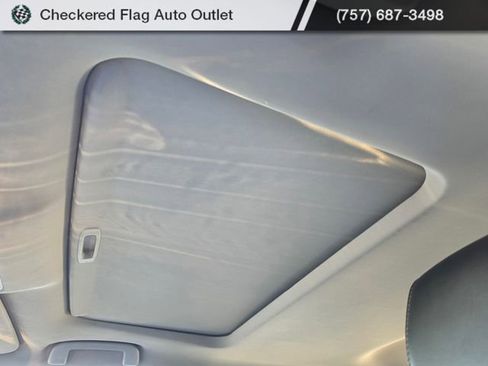 Used 2013 Toyota Avalon Limited w/ Technology Pkg image 10