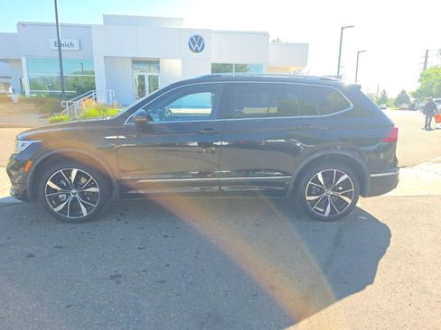 Used 2023 Volkswagen Tiguan SEL R-Line AWD/4WD image 2
