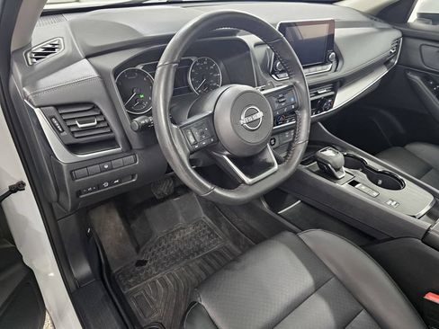 Used 2024 Nissan Rogue SV w/ SV Premium Package FWD image 10