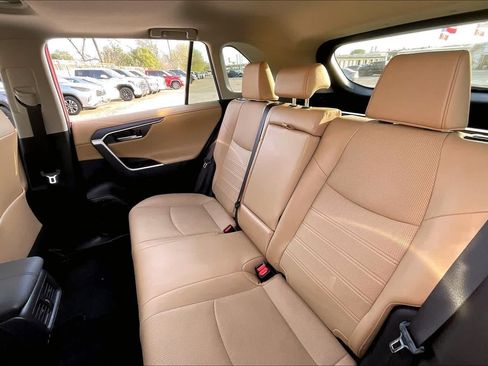 Used 2025 Toyota RAV4 Limited image 21