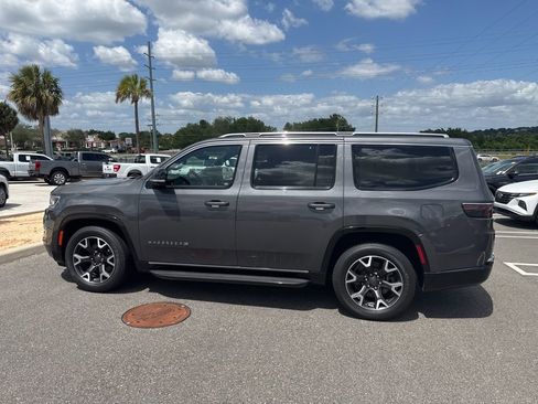 Used 2023 Jeep Wagoneer Series III w/ Convenience Group I image 4