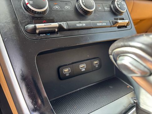 Used 2022 Kia Carnival LX FWD image 29