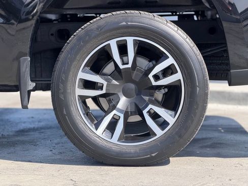 Used 2023 Chevrolet Silverado 1500 LT RWD image 2