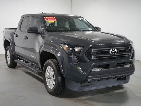 Certified 2024 Toyota Tacoma SR5 image 3