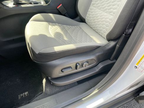 Used 2020 Chevrolet Equinox LT image 14