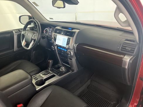 Used 2021 Toyota 4Runner Limited AWD/4WD image 22