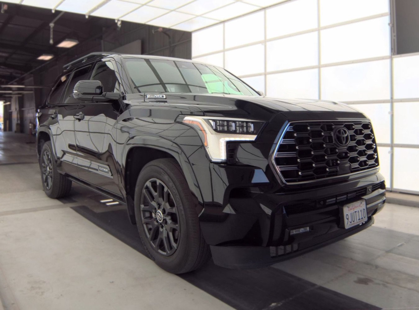 Used 2024 Toyota Sequoia Platinum AWD/4WD image 3