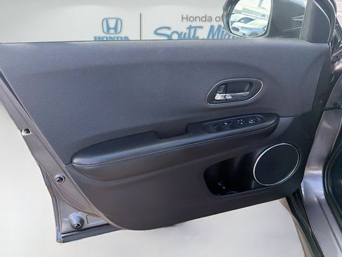 Used 2021 Honda HR-V EX image 19