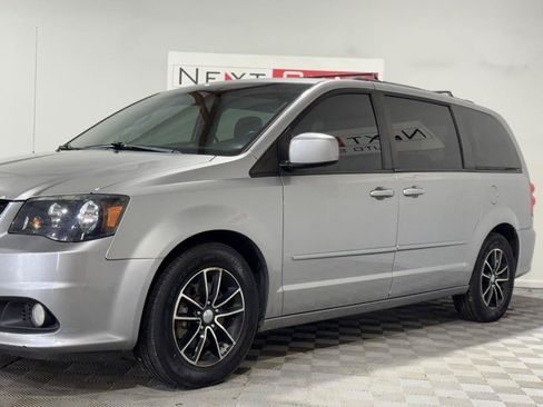 Used 2016 Dodge Grand Caravan R/T FWD image 5