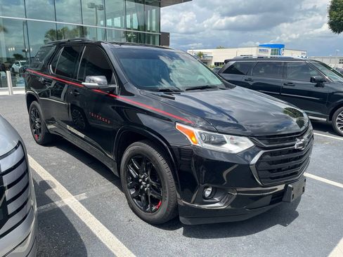 Used 2021 Chevrolet Traverse Premier w/ Redline Edition AWD/4WD image 2