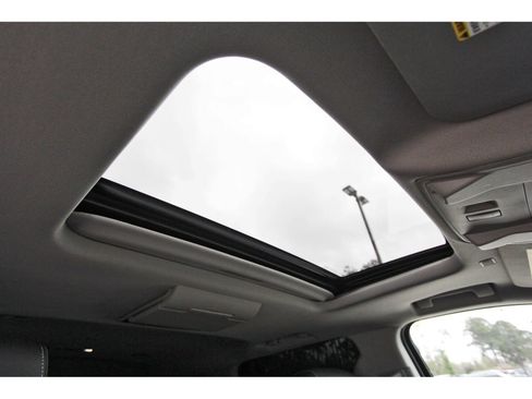 Used 2020 GMC Yukon Denali w/ Denali Ultimate Package image 29