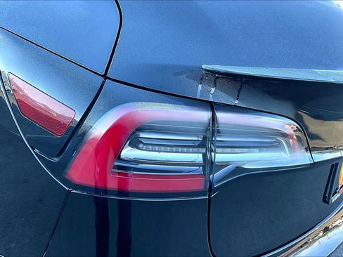 Used 2018 Tesla Model 3 Long Range image 27