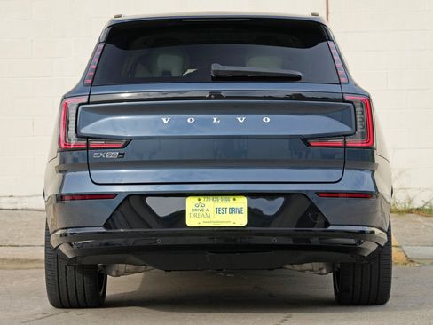 Used 2025 Volvo EX90 Ultra AWD/4WD image 11