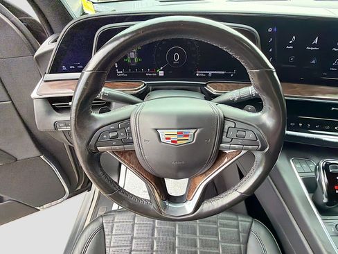 Used 2023 Cadillac Escalade ESV Sport Platinum w/ LPO, ONYX Package AWD/4WD image 39