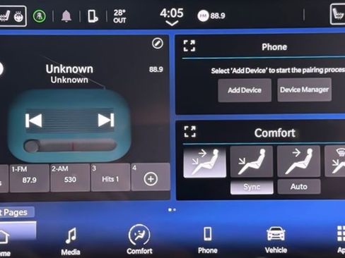 Used 2024 Chrysler Pacifica Touring-L image 20