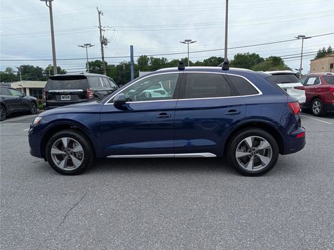 Used 2023 Audi Q5 2.0T Premium w/ Convenience Package AWD/4WD image 2