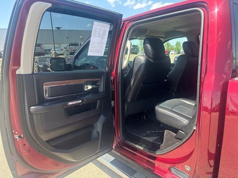Used 2018 RAM 1500 Laramie w/ Convenience Group AWD/4WD image 19