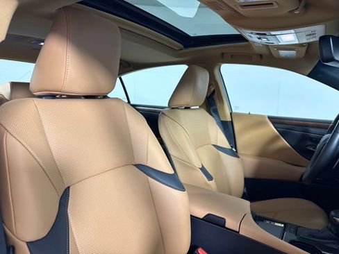 Used 2025 Lexus ES 350 w/ Premium Package FWD image 19