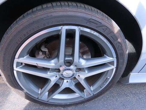 Used 2015 Mercedes-Benz E 400 Sedan image 17