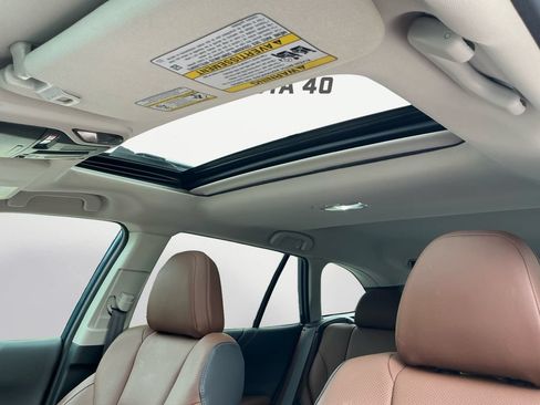 Used 2022 Subaru Outback Touring w/ Popular Package #2 AWD/4WD image 9