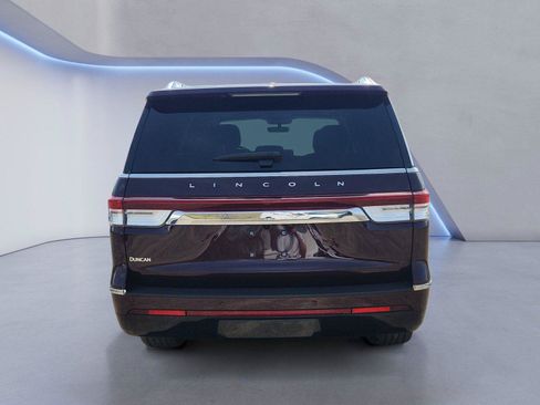 Used 2024 Lincoln Navigator Premiere AWD/4WD image 4