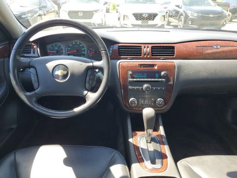 Used 2011 Chevrolet Impala LT w/ Luxury Edition Package FWD image 12