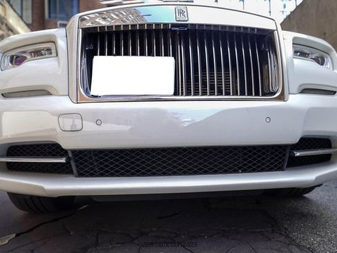 Used 2017 Rolls-Royce Wraith RWD image 77