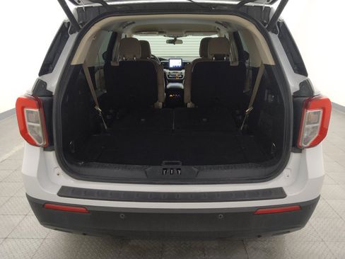 Used 2020 Ford Explorer XLT w/ Comfort Package RWD image 29