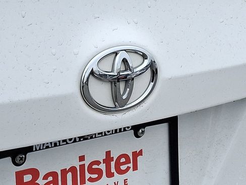 Used 2016 Toyota Corolla LE FWD image 27