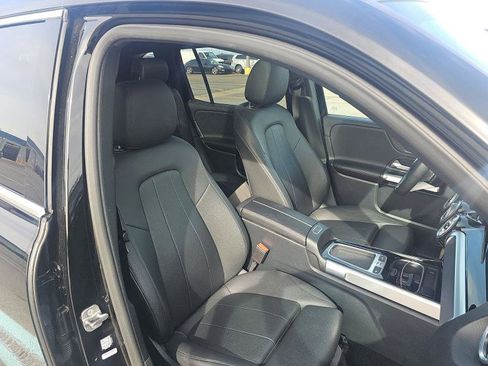 Used 2025 Mercedes-Benz GLB 250 4MATIC image 6