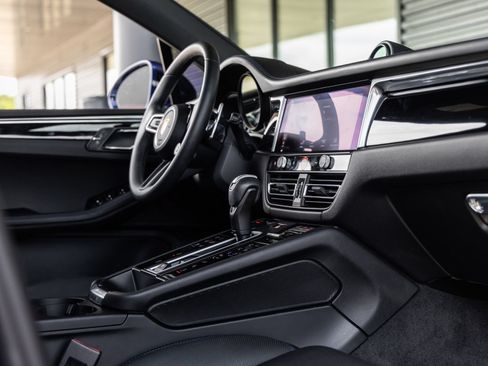 Certified 2026 Porsche Macan S AWD/4WD image 47
