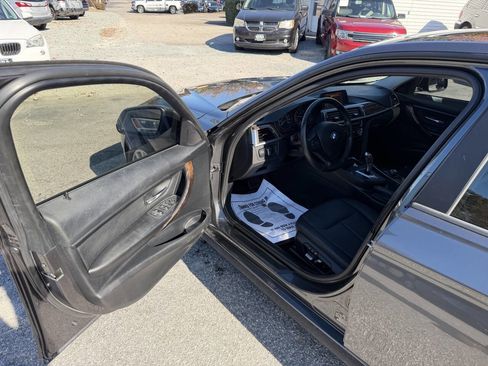 Used 2016 BMW 320i xDrive Sedan image 11