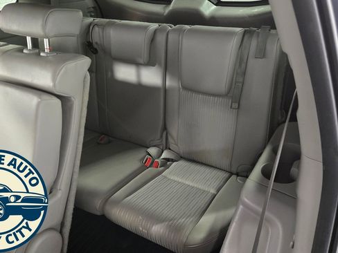 Used 2019 Toyota Highlander Plus AWD/4WD image 25