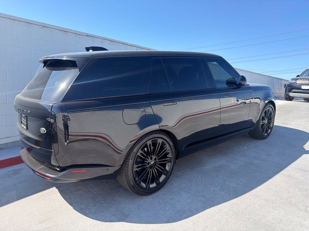 Used 2023 Land Rover Range Rover Long Wheelbase Autobiography AWD/4WD image 4