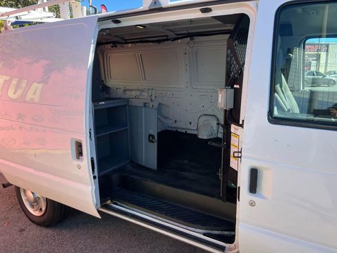 Used 2013 Ford E-150 and Econoline 150 Van 3D image 10