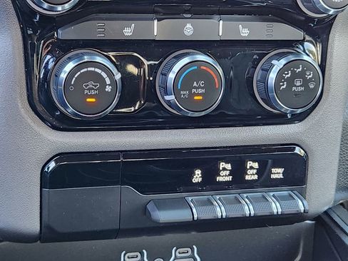 Used 2025 RAM 1500 Big Horn AWD/4WD image 21