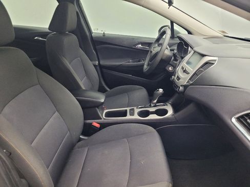 Used 2018 Chevrolet Cruze LS FWD image 21