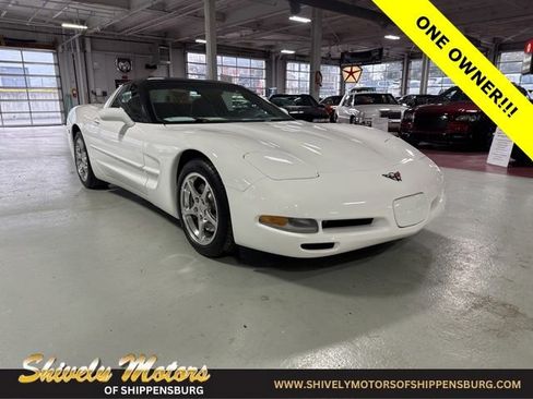 Used 2004 Chevrolet Corvette Coupe w/ Roof Package image 7