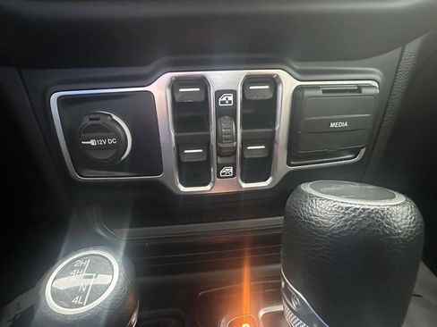 Used 2020 Jeep Gladiator Sport w/ Quick Order Package 24S image 30