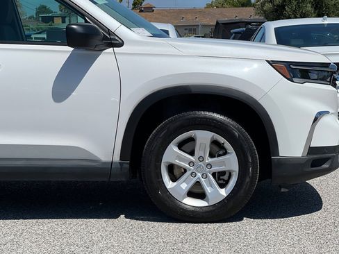Certified 2024 Honda Pilot LX image 36