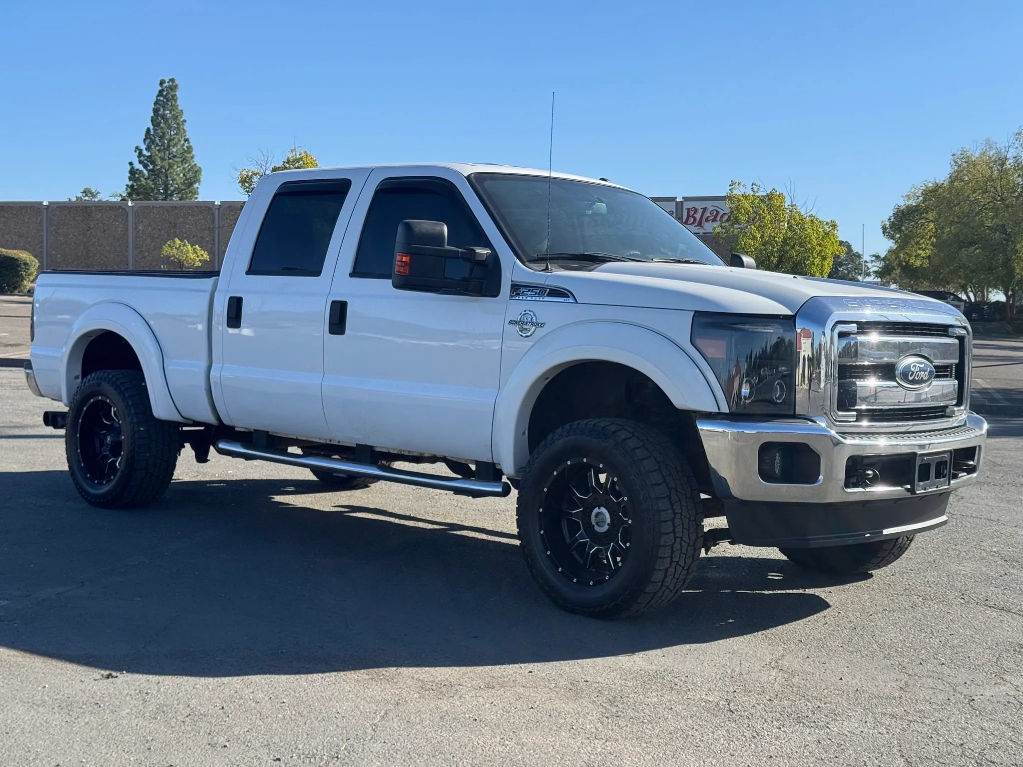Used 2011 Ford F250 XLT w/ FX4 4X4 Off-Road Pkg image 4