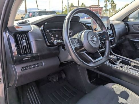Certified 2023 Nissan Pathfinder SV w/ SV Premium Package FWD image 11